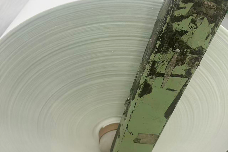 Fabraic fiberglass leathnaithe resistant teocht ard - fabraic inslithe éadrom-dhíonach Fabraic fiberglass leathnaithe resistant teocht ard - fabraic inslithe éadrom-dhíonach